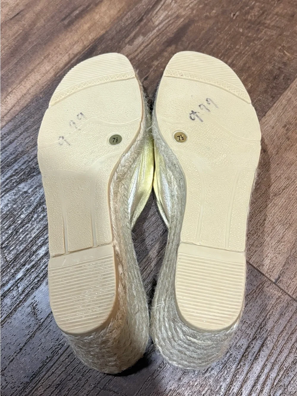 Lilly Pulitzer gold wedge espadrilles featuring a bow detail size 7.5